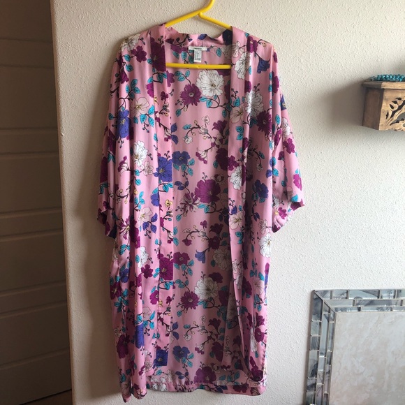 Forever 21 Tops - Forever 21 Kimono Small Pink Floral